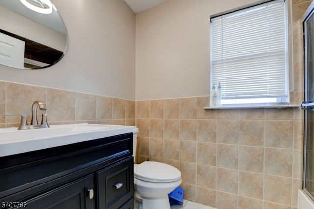 1008 E Grand St, Elizabeth City, NJ 07201