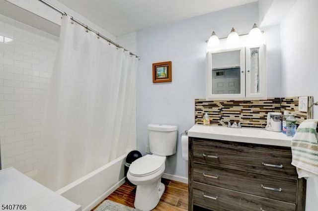 1008 E Grand St, Elizabeth City, NJ 07201