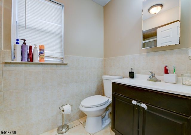 1008 E Grand St, Elizabeth City, NJ 07201