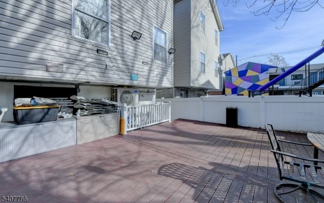 1008 E Grand St, Elizabeth City, NJ 07201