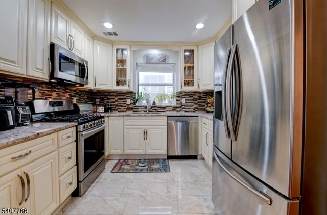 1008 E Grand St, Elizabeth City, NJ 07201