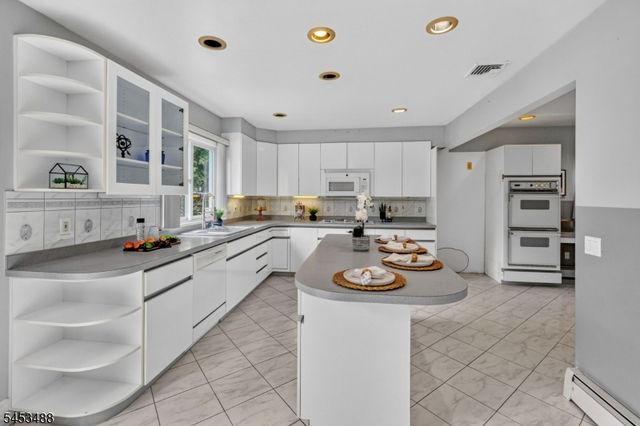 163 Oldham Rd, Wayne Twp., NJ 07470