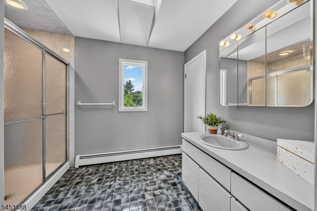 163 Oldham Rd, Wayne Twp., NJ 07470