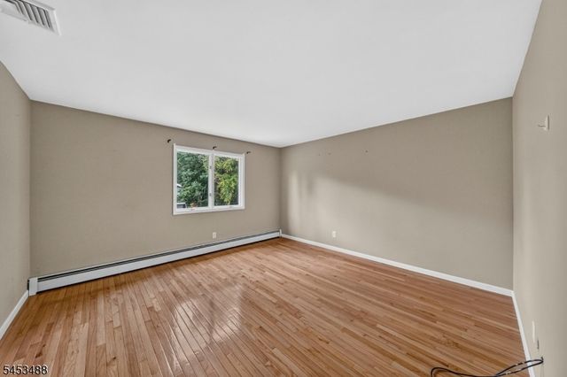 163 Oldham Rd, Wayne Twp., NJ 07470