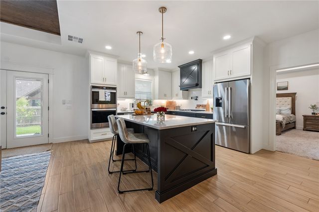 4202 Lismore Lane, College Station, TX 77845