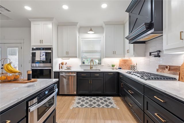 4202 Lismore Lane, College Station, TX 77845