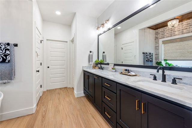 4202 Lismore Lane, College Station, TX 77845