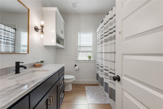 4202 Lismore Lane, College Station, TX 77845