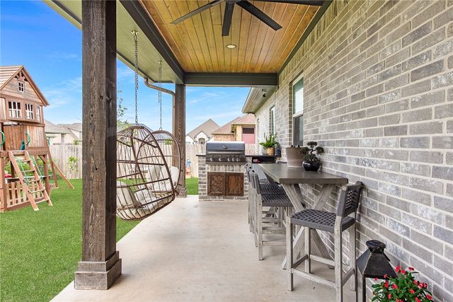 4202 Lismore Lane, College Station, TX 77845
