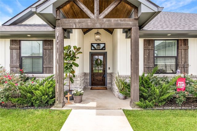 4202 Lismore Lane, College Station, TX 77845