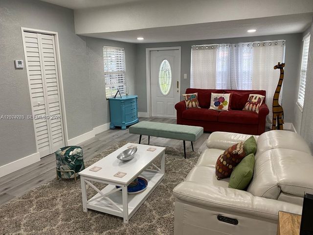 307 SW 15th Street 1, Fort Lauderdale, FL 33315
