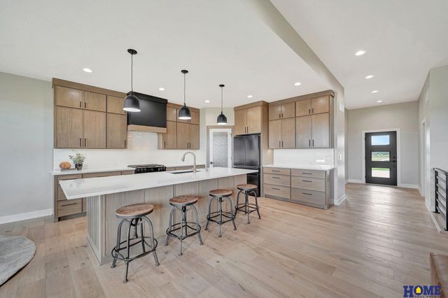 7914 S 42nd Street, Lincoln, NE 68516