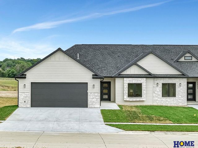 7914 S 42nd Street, Lincoln, NE 68516