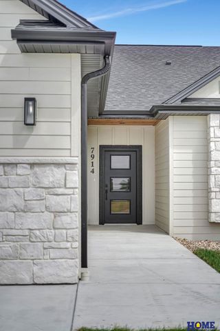 7914 S 42nd Street, Lincoln, NE 68516