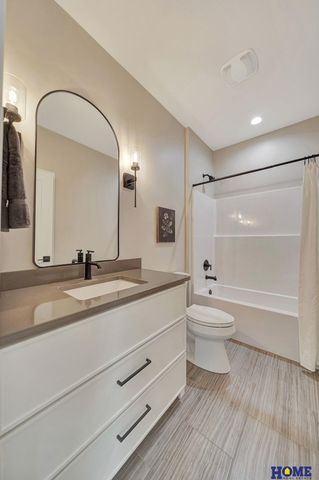 7914 S 42nd Street, Lincoln, NE 68516