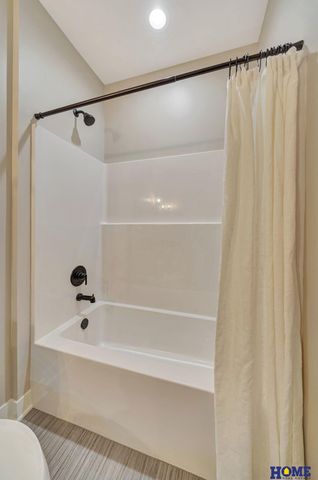 7914 S 42nd Street, Lincoln, NE 68516