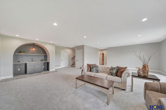 7914 S 42nd Street, Lincoln, NE 68516