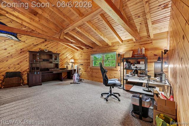 1240 N Hickory Ridge Trail, Milford, MI 48380