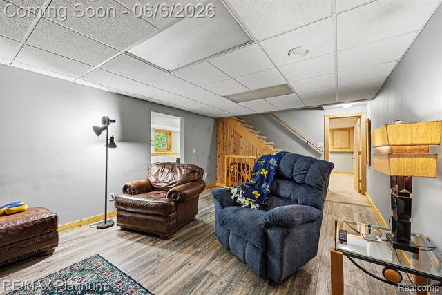 1240 N Hickory Ridge Trail, Milford, MI 48380