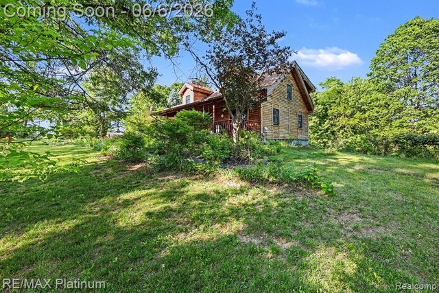 1240 N Hickory Ridge Trail, Milford, MI 48380