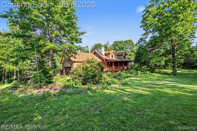 1240 N Hickory Ridge Trail, Milford, MI 48380