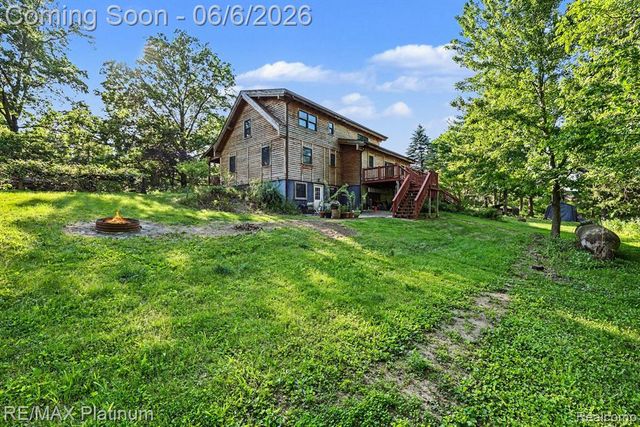 1240 N Hickory Ridge Trail, Milford, MI 48380
