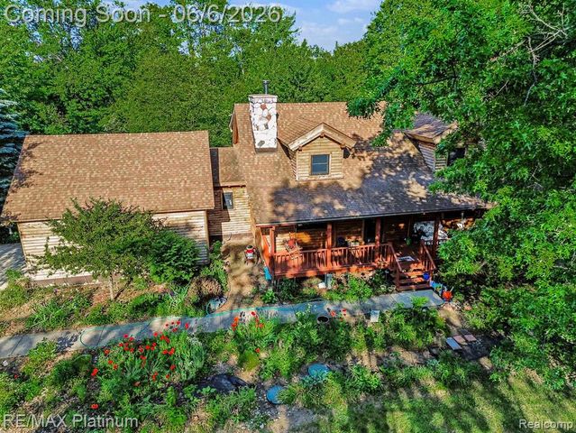 1240 N Hickory Ridge Trail, Milford, MI 48380