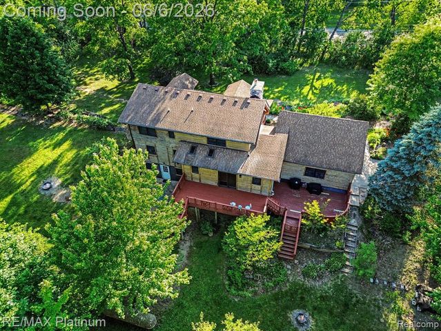 1240 N Hickory Ridge Trail, Milford, MI 48380