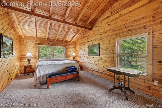 1240 N Hickory Ridge Trail, Milford, MI 48380