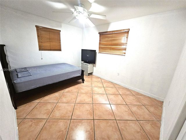 690 SW 120th Ave, Miami, FL 33184