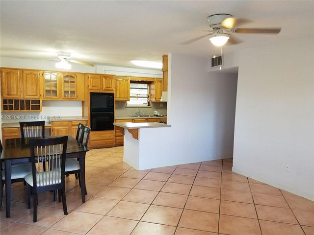 690 SW 120th Ave, Miami, FL 33184