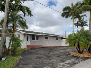 690 SW 120th Ave, Miami, FL 33184
