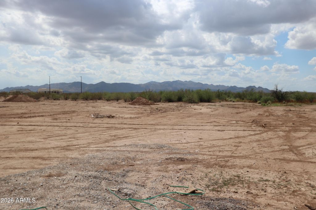 25729 W Oberlin Way, Wittmann, AZ 85361 — photo 2