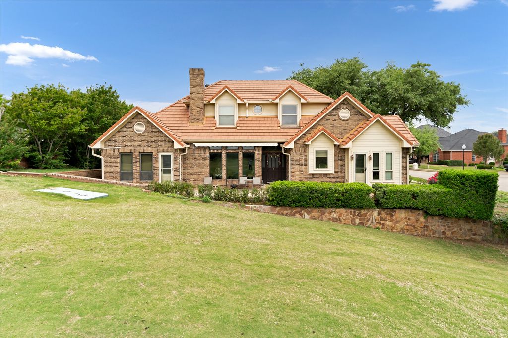 2929 Waterford Drive, Irving, TX 75063