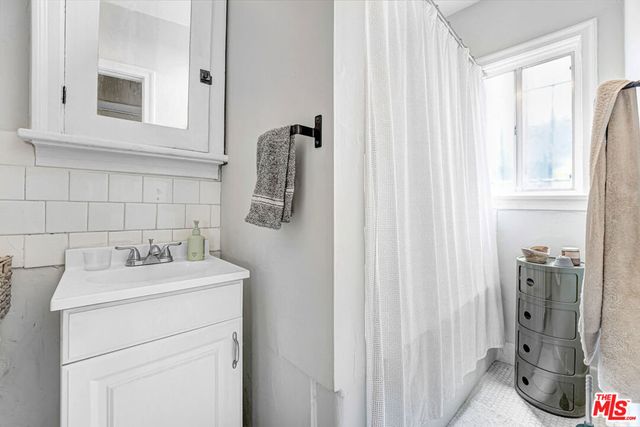 4326 Gateway Avenue, Los Angeles, CA 90029
