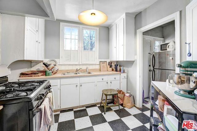 4326 Gateway Avenue, Los Angeles, CA 90029