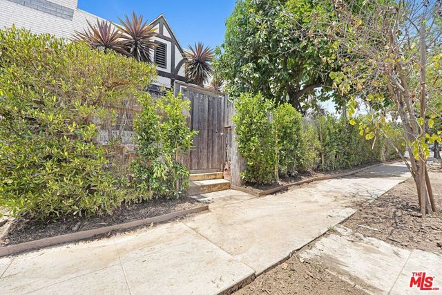 4326 Gateway Avenue, Los Angeles, CA 90029