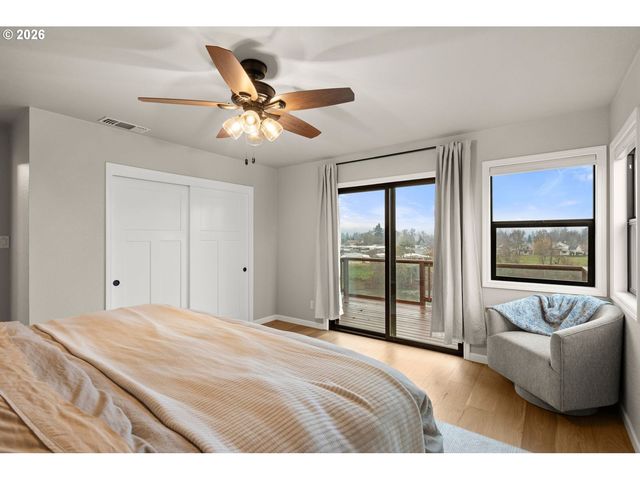 1030 SW River Mist Ln, Grants Pass, OR 97527