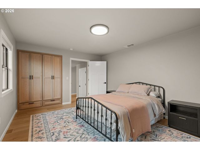 1030 SW River Mist Ln, Grants Pass, OR 97527