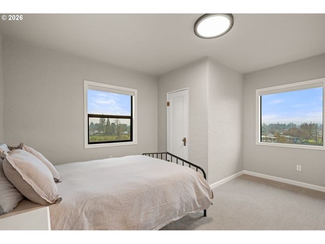 1030 SW River Mist Ln, Grants Pass, OR 97527