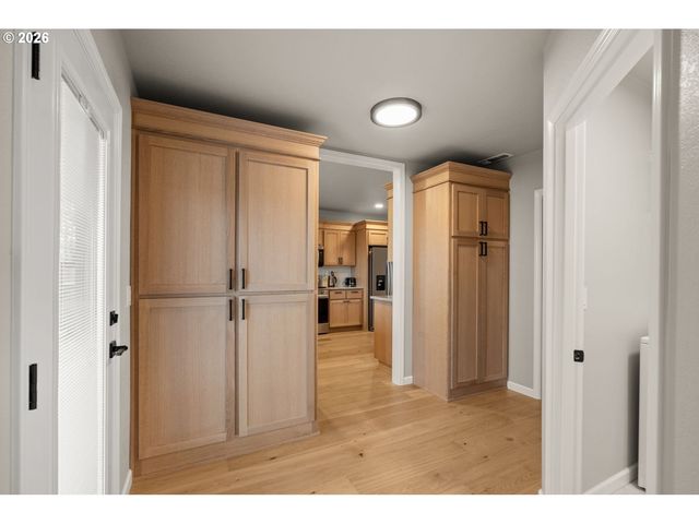 1030 SW River Mist Ln, Grants Pass, OR 97527