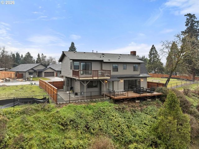 1030 SW River Mist Ln, Grants Pass, OR 97527