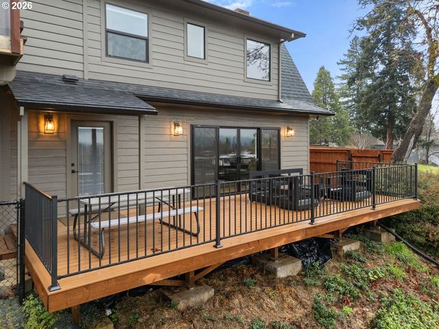 1030 SW River Mist Ln, Grants Pass, OR 97527