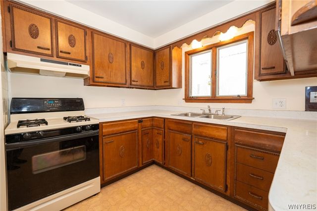 7337 Bear Ridge Road, Pendleton, NY 14120