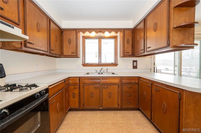 7337 Bear Ridge Road, Pendleton, NY 14120