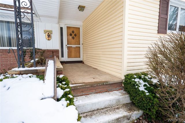 7337 Bear Ridge Road, Pendleton, NY 14120