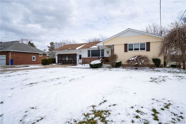 7337 Bear Ridge Road, Pendleton, NY 14120