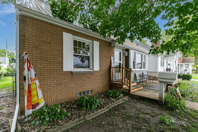 1900 29th Street, Moline, IL 61265