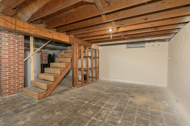 1900 29th Street, Moline, IL 61265