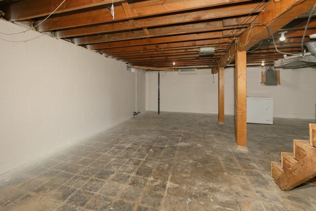1900 29th Street, Moline, IL 61265